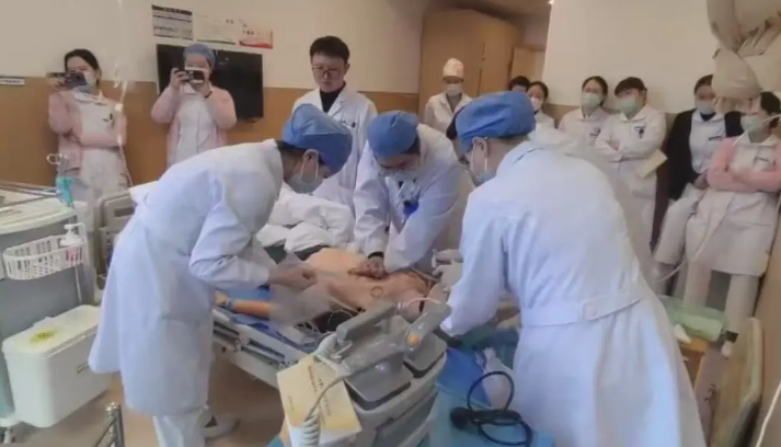 心脏骤停应急演练丨守护生命，提升医护人员应急能力