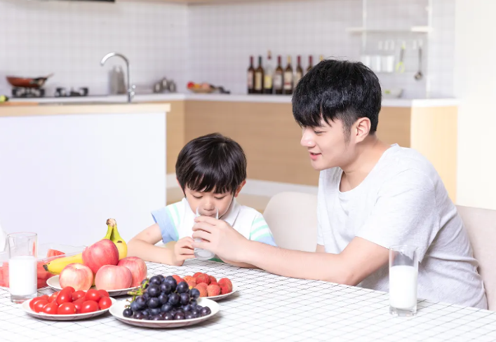 骨头“加油站”：您真的会喝牛奶吗？